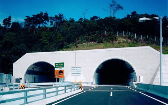 高速４号線(広島西風新都線）トンネル