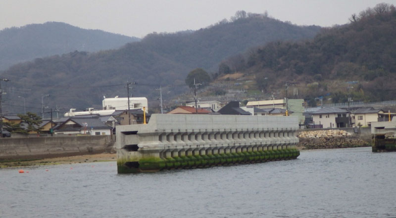 国際拠点港湾広島港（坂地区）港湾海岸保全施設整備事業離岸堤工事