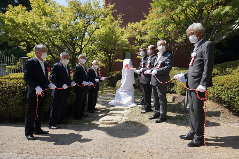 男の冴え除幕式　1-3