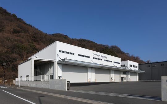 竹中モータース　南東面全景