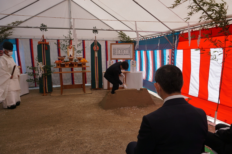 平谷線　鍬入れの儀（社長）